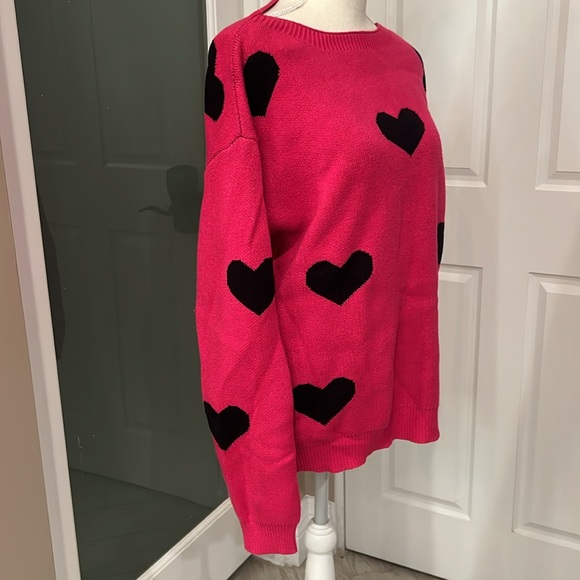 Love sweater - Picture 4 of 5